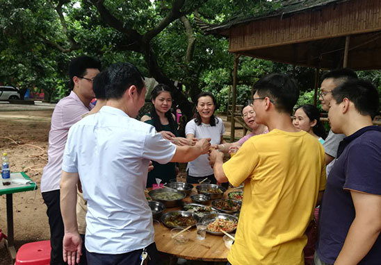 “挑戰(zhàn)自我，凝聚力量，熔煉一流團(tuán)隊(duì)” 廣東優(yōu)科檢測戶外拓展活動