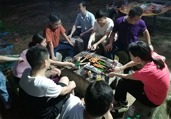 “挑戰(zhàn)自我，凝聚力量，熔煉一流團(tuán)隊(duì)” 廣東優(yōu)科檢測戶外拓展活動